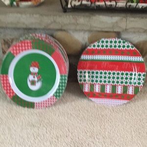 20 plastic holiday plates.